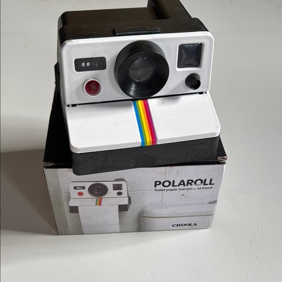 Hilarious Polaroll Toilet Paper Holder - Picture 1 of 4